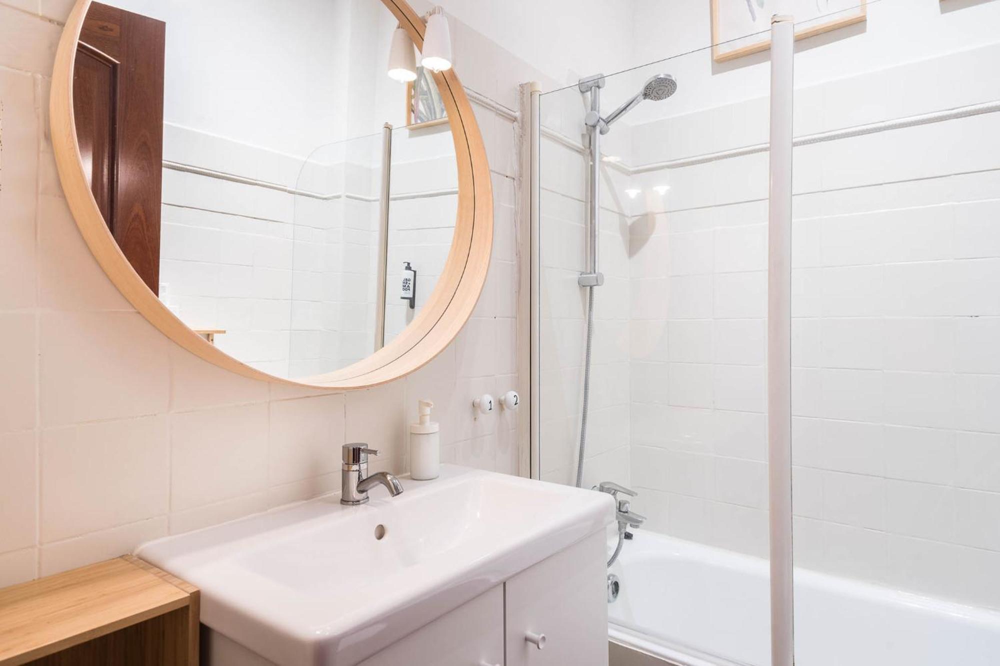 Spacious & Sunny Apt With Terrace In The City Center Βαρκελώνη Εξωτερικό φωτογραφία