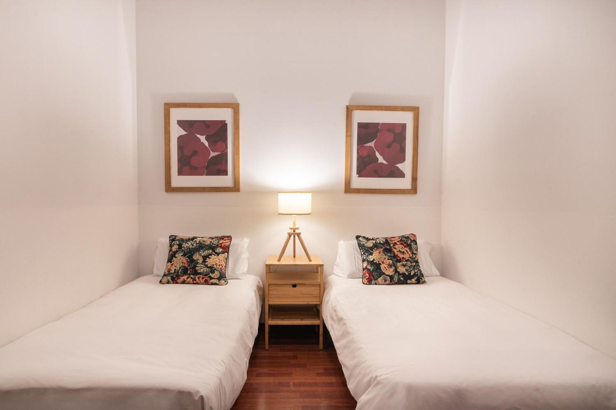 Spacious & Sunny Apt With Terrace In The City Center Βαρκελώνη Εξωτερικό φωτογραφία
